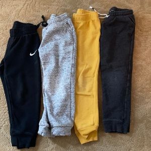 Boys size 5t sweatpants (4 Pairs)